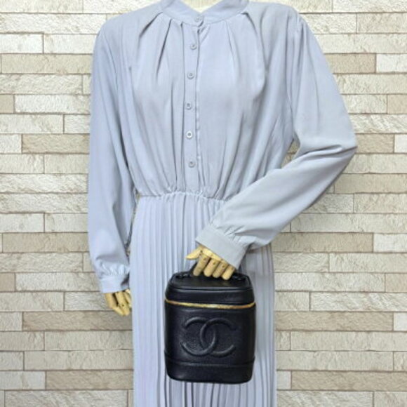 Chanel Vanity Handbag Caviar Leather Black - Picture 2 of 8